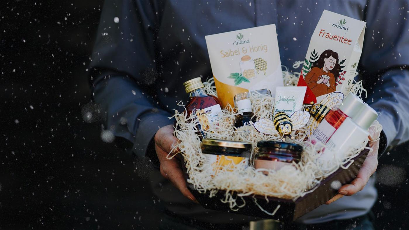 Geschenkkorb-Weihnachten-Honig-Bienenhaus-Freinberg-Header-Banner_Web_1980x990px
